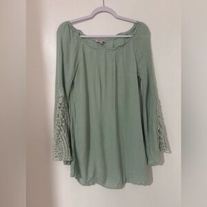 Blu Pepper Sage Lace Sleeve Tunic‎